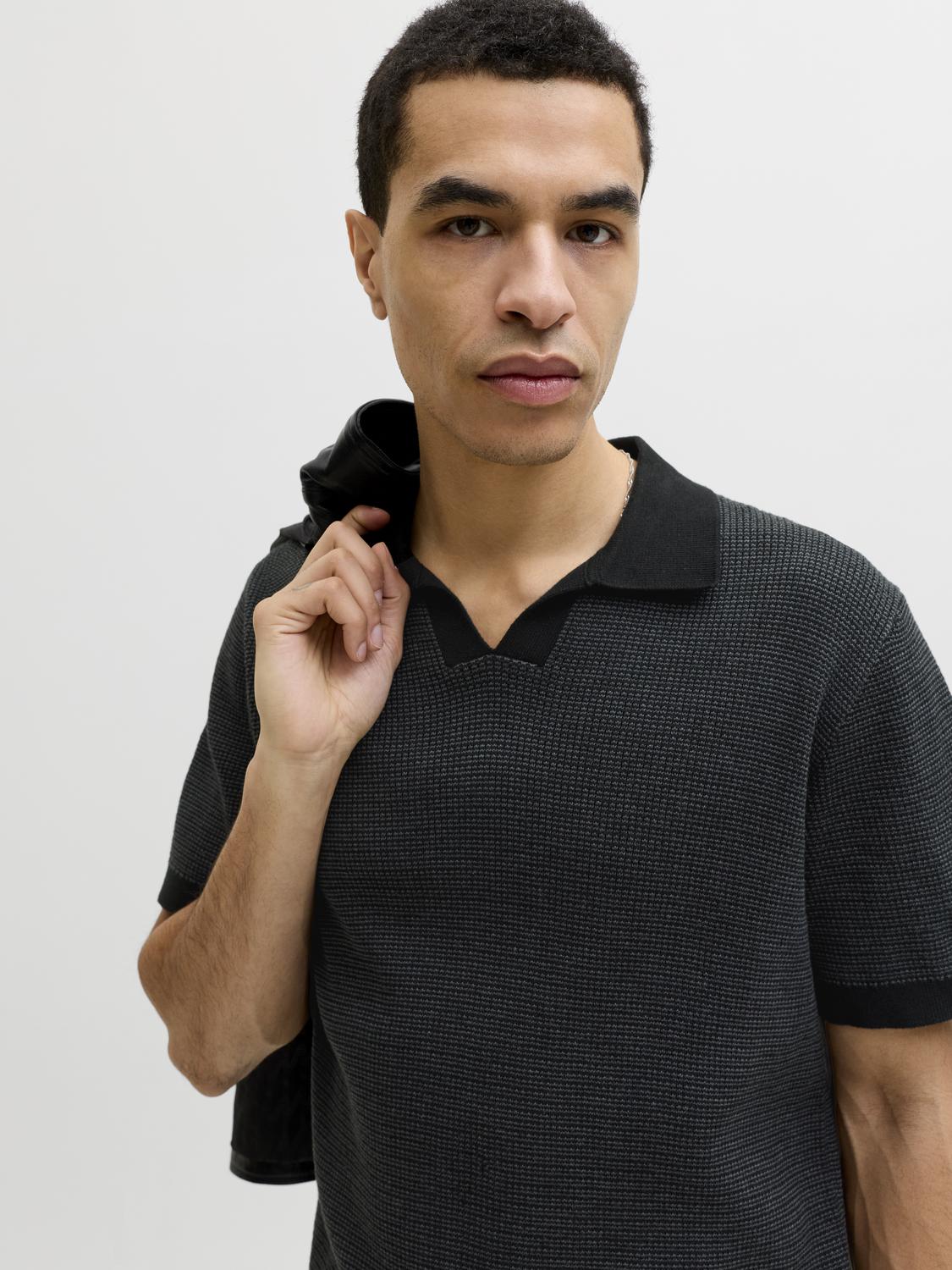 model_shot-creative